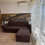 Metropolia Deluxe Apartment *