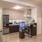 Metropolia Deluxe Apartment *